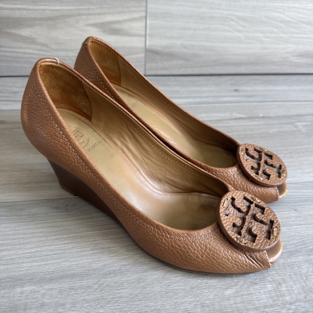 Tory Burch Sally 2 Tumbled Leather Wedges Size 8.5 Carmel Tan Light Brown